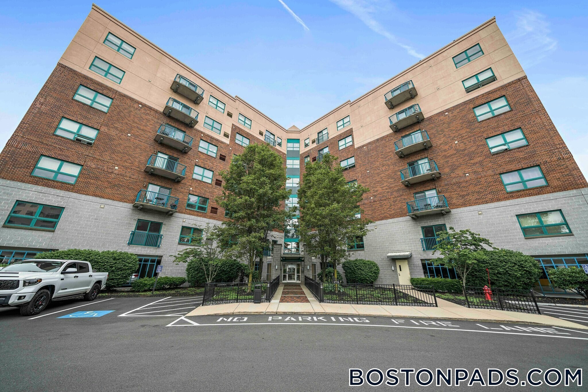 Building Photo - 175 Cottage St