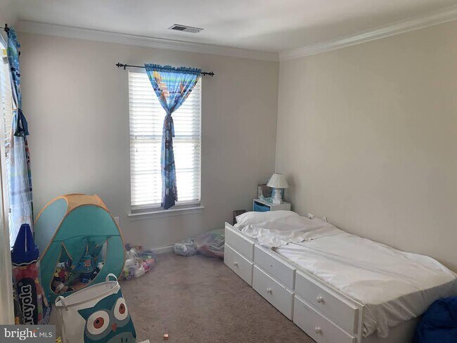 Building Photo - 43442 Katling Square