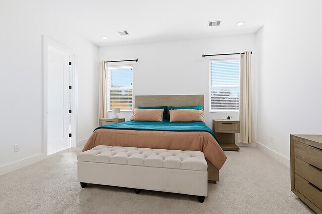 Building Photo - 107 W Whitney St