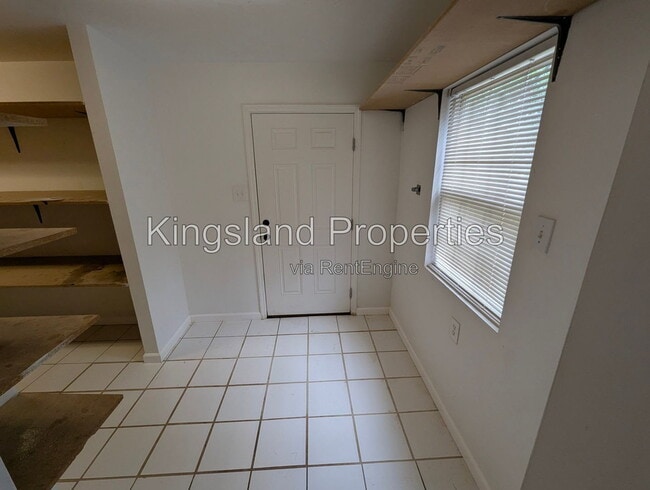 Building Photo - 4101 Koeln Ave