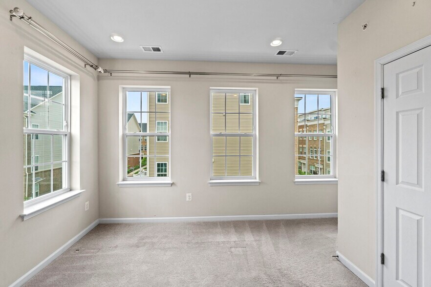 Building Photo - 7113 Brick Kiln Cir