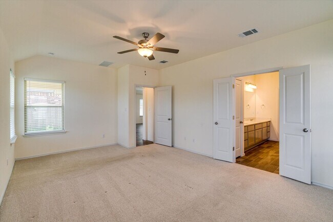 Building Photo - 3500 Pauling Loop