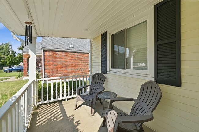 Building Photo - 908 Shroyer Rd