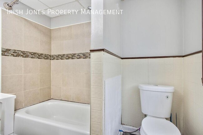 Building Photo - 106 Reiman St