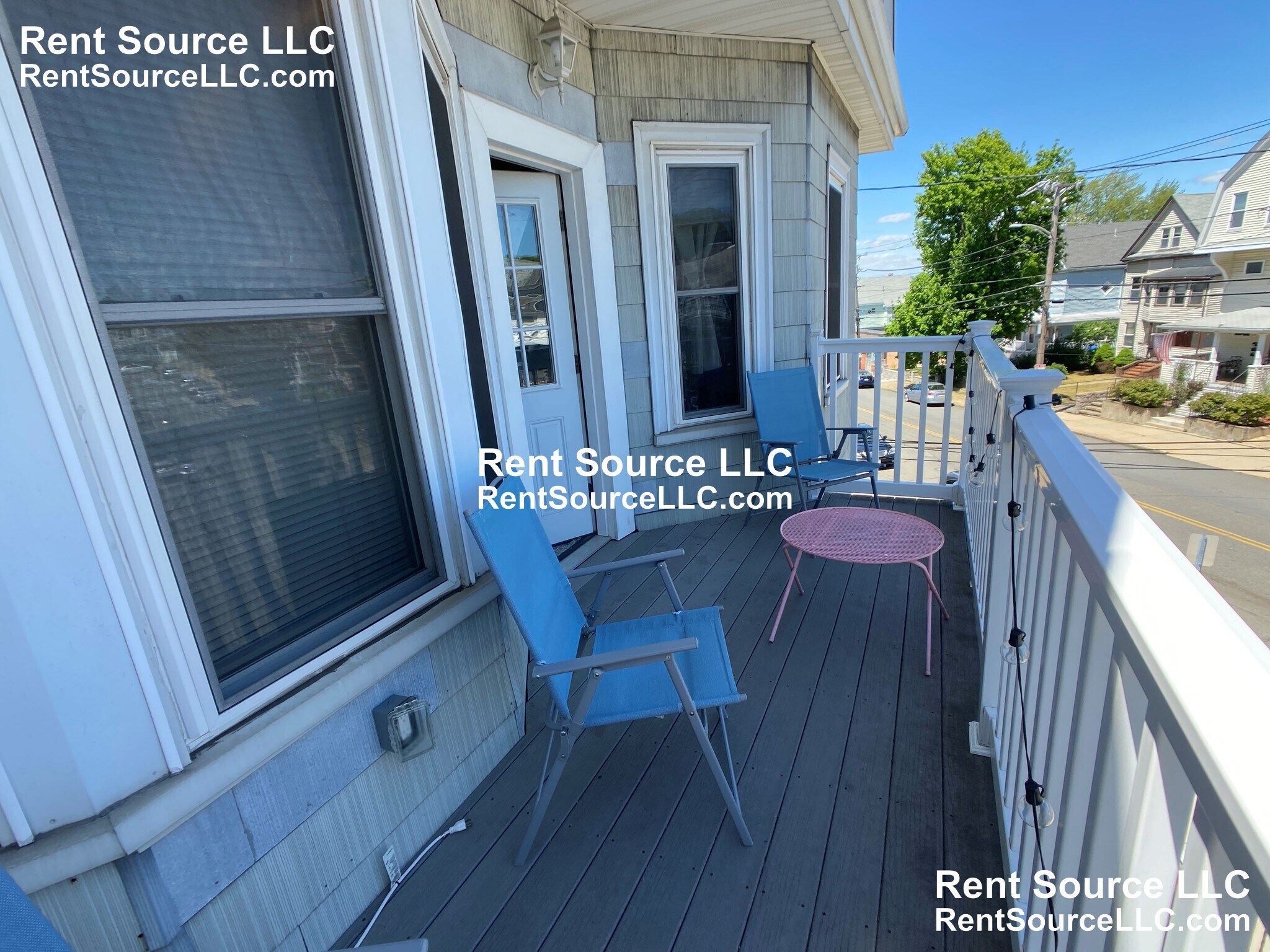 Building Photo - 537 Main St