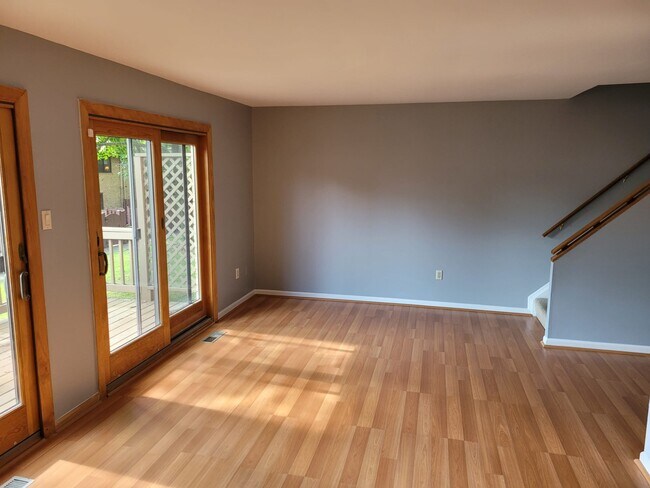 Building Photo - 9258 Red Cart Ct