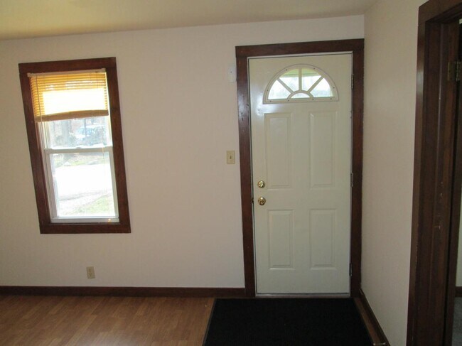 Living Room - 420 Pontiac St