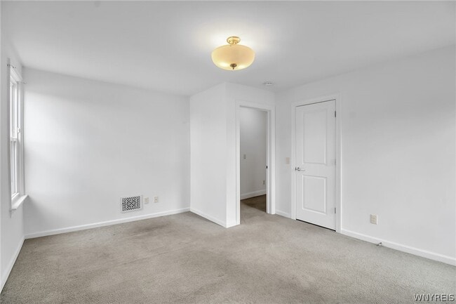 Building Photo - 5849 Broadway St