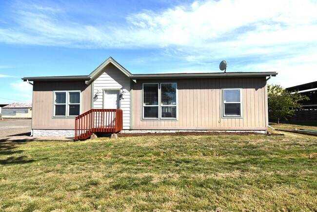 Building Photo - 35719 Engel Rd SE