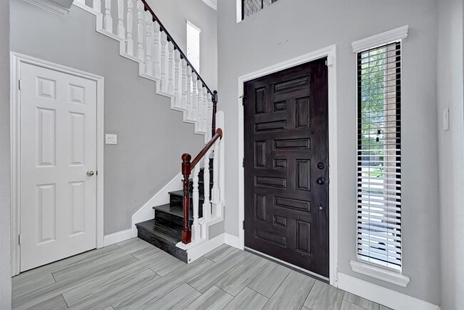 Building Photo - 3555 Ashfield Dr