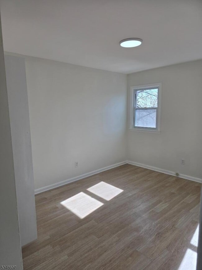 Building Photo - 67 Lindsley Ave