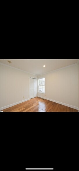 Building Photo - 15 Watkins Bridge Rd