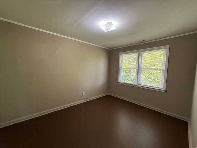 Building Photo - Nice 2 bedroom, 1 bath Duplex located in New River