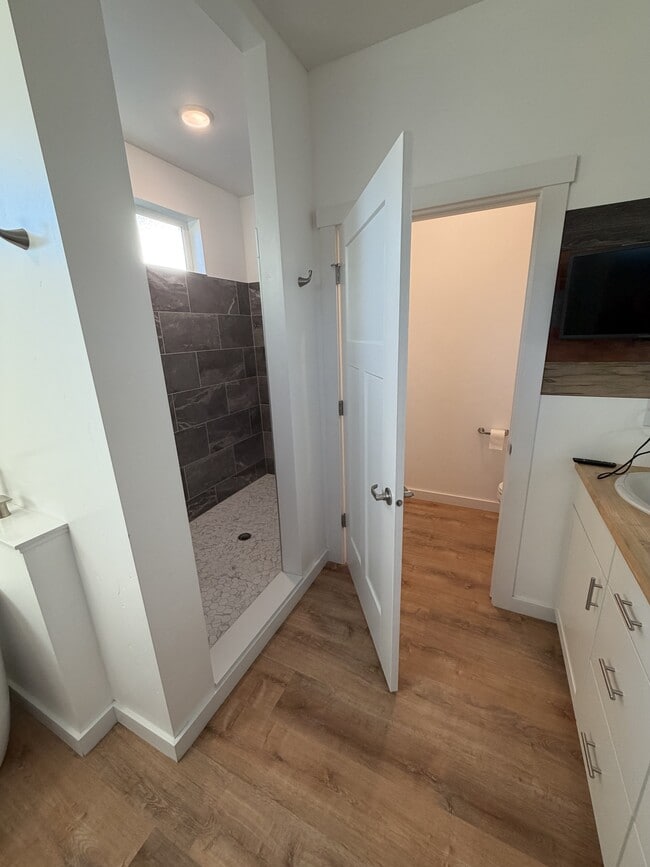 Building Photo - 4280 NE Alexander Way