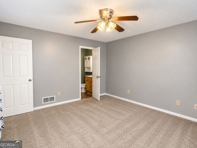 Building Photo - 157 Davidson Dr