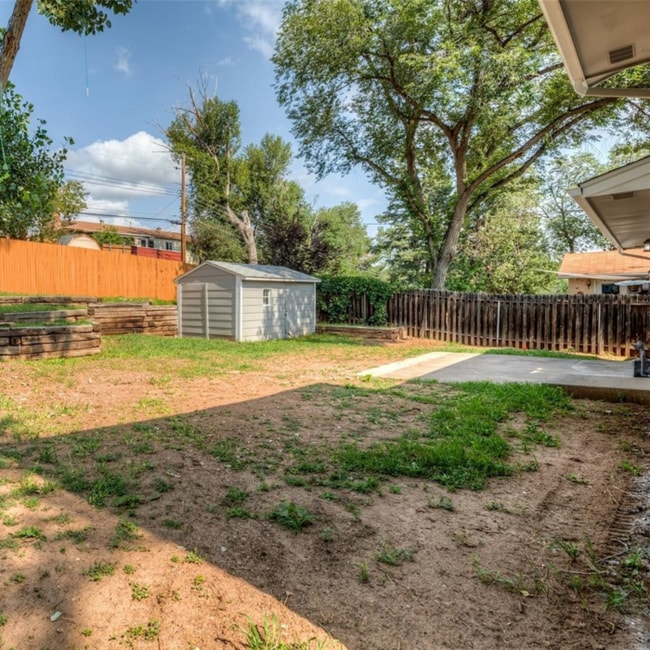 Building Photo - 726 Paradise Ln