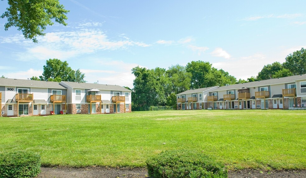 Primary Photo - Chestnut Lane Apartments