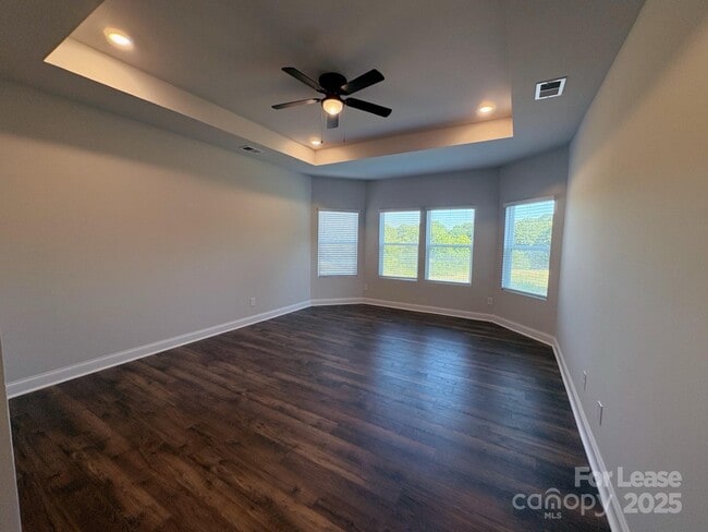 Building Photo - 1038 Mapletree Ln