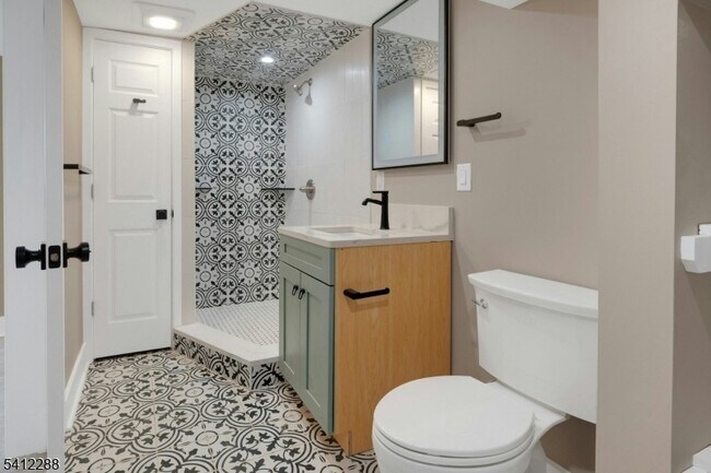 Building Photo - 49 Park Ave