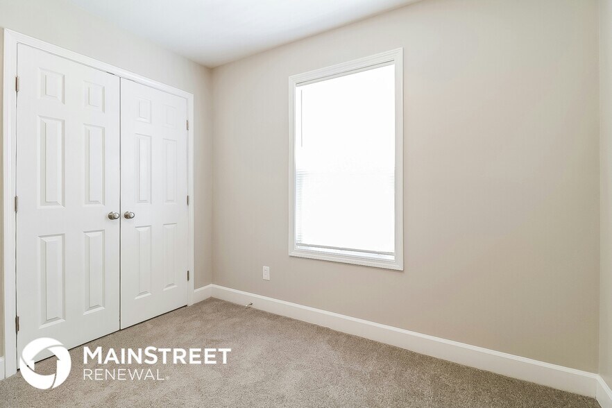 Building Photo - 1852 Mayridge Ln