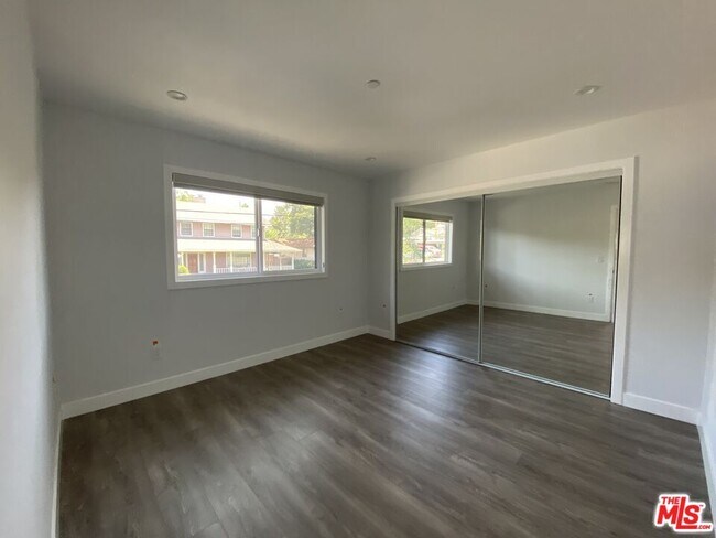 Building Photo - 6204 1/2 Mayfield Ave
