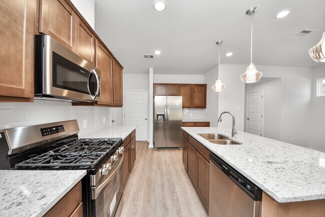 Building Photo - 15523 Foresail Ln