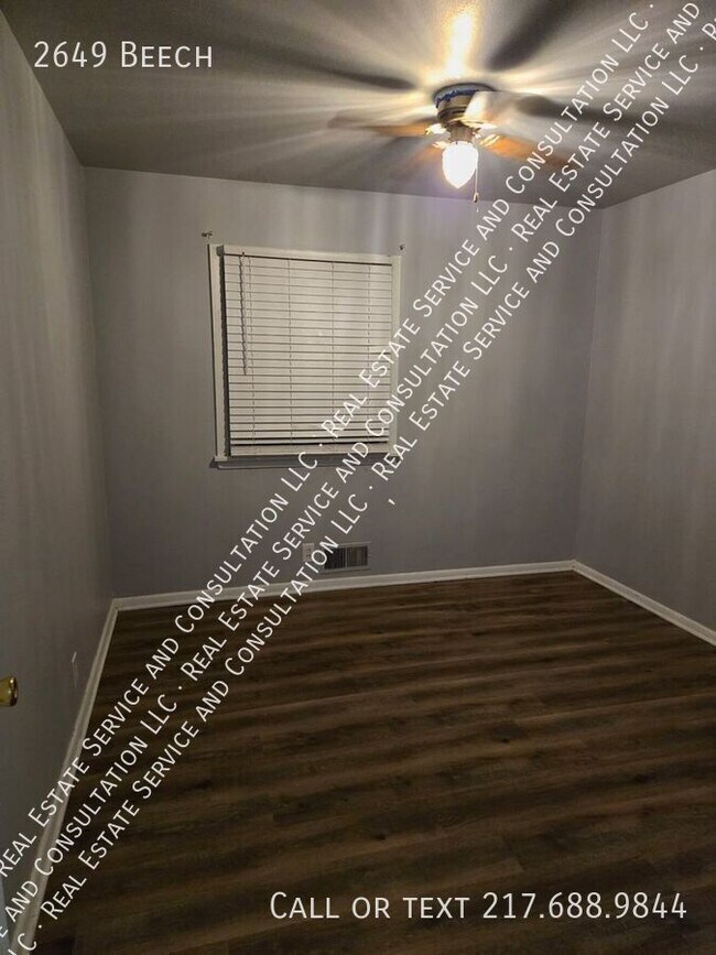 Building Photo - 2649 Beech-