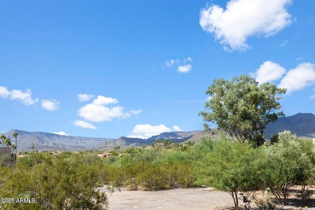 Building Photo - 7440 E Cave Creek Rd