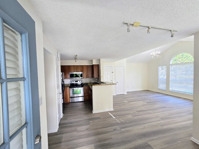 Building Photo - 1125 Crystal Way
