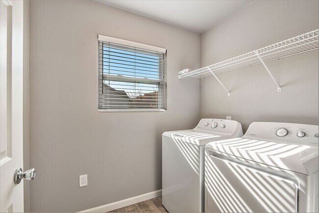 Building Photo - 5484 Eagle Glen Dr SW