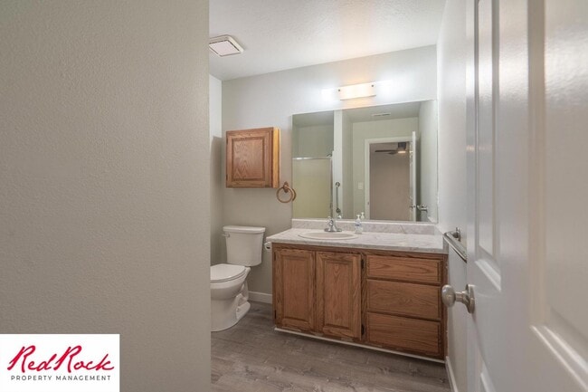 Building Photo - Remodeled 2 Bedroom Townhome. Pet Friendly!