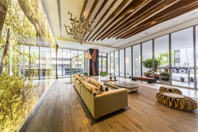 Building Photo - 1010 Brickell Ave