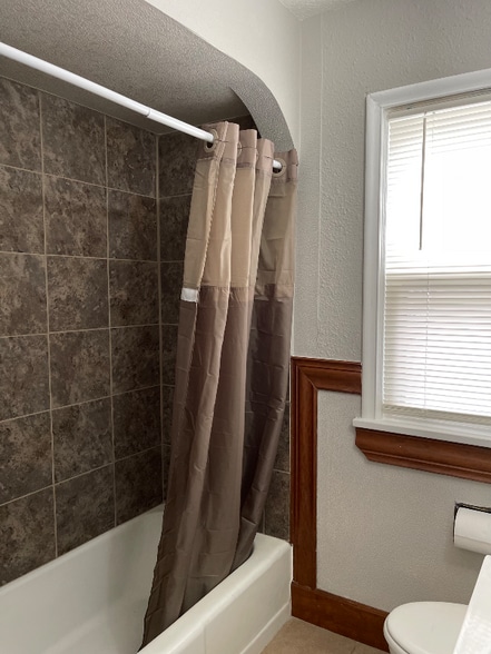 Building Photo - 3701 N Aldrich Ave