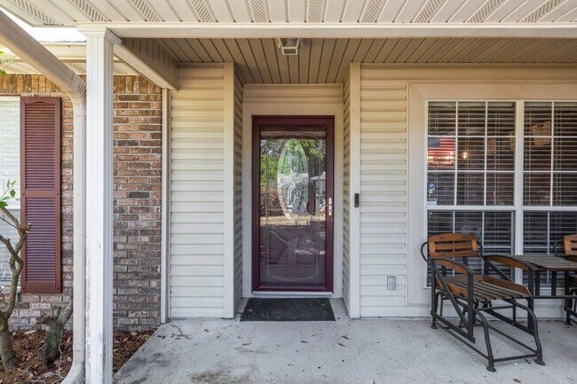 Building Photo - 425 Whirlaway Ct