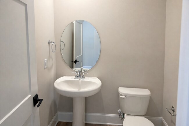 Building Photo - Brand New End-Unit Townhome | 3 BR/2.5BA | 1-Car Garage | Near Downtown Mooresville