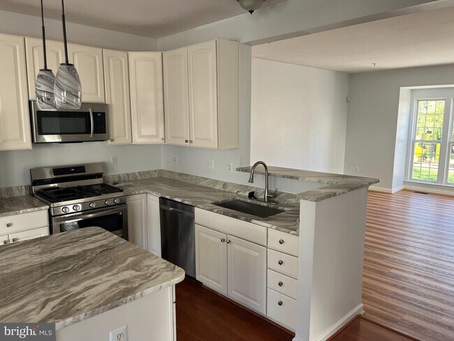 Building Photo - 9611 Juniper Dr