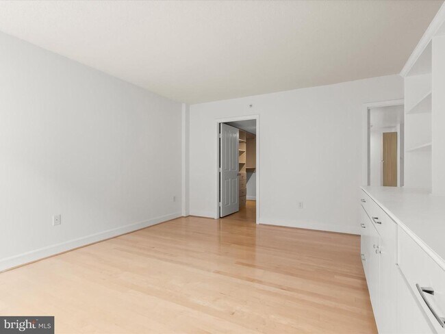 Building Photo - 1205 N Garfield St