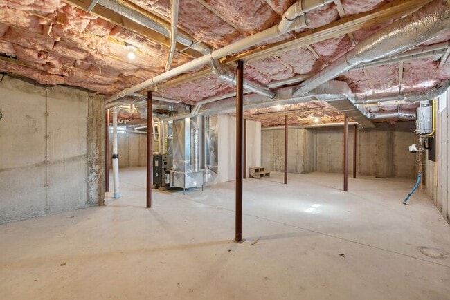 Building Photo - 2 Lodge Dr