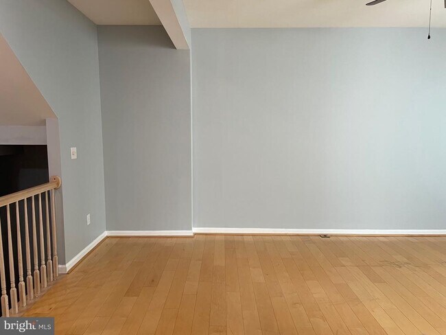 Building Photo - 30 Bridle Ct