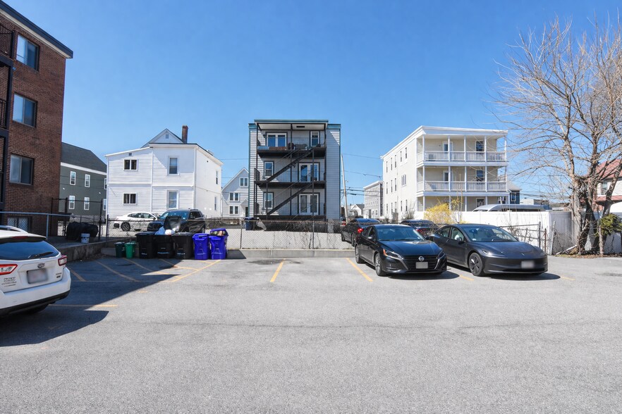 Building Photo - 84 Litchfield St