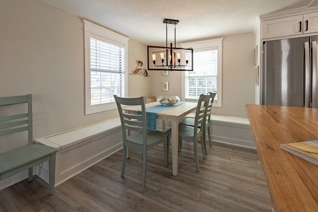 Building Photo - 1726 65th St