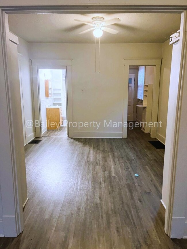 Building Photo - 1634 S Preston St