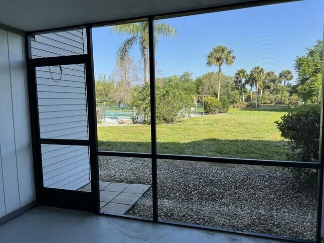 Building Photo - 1055 Palm Ave