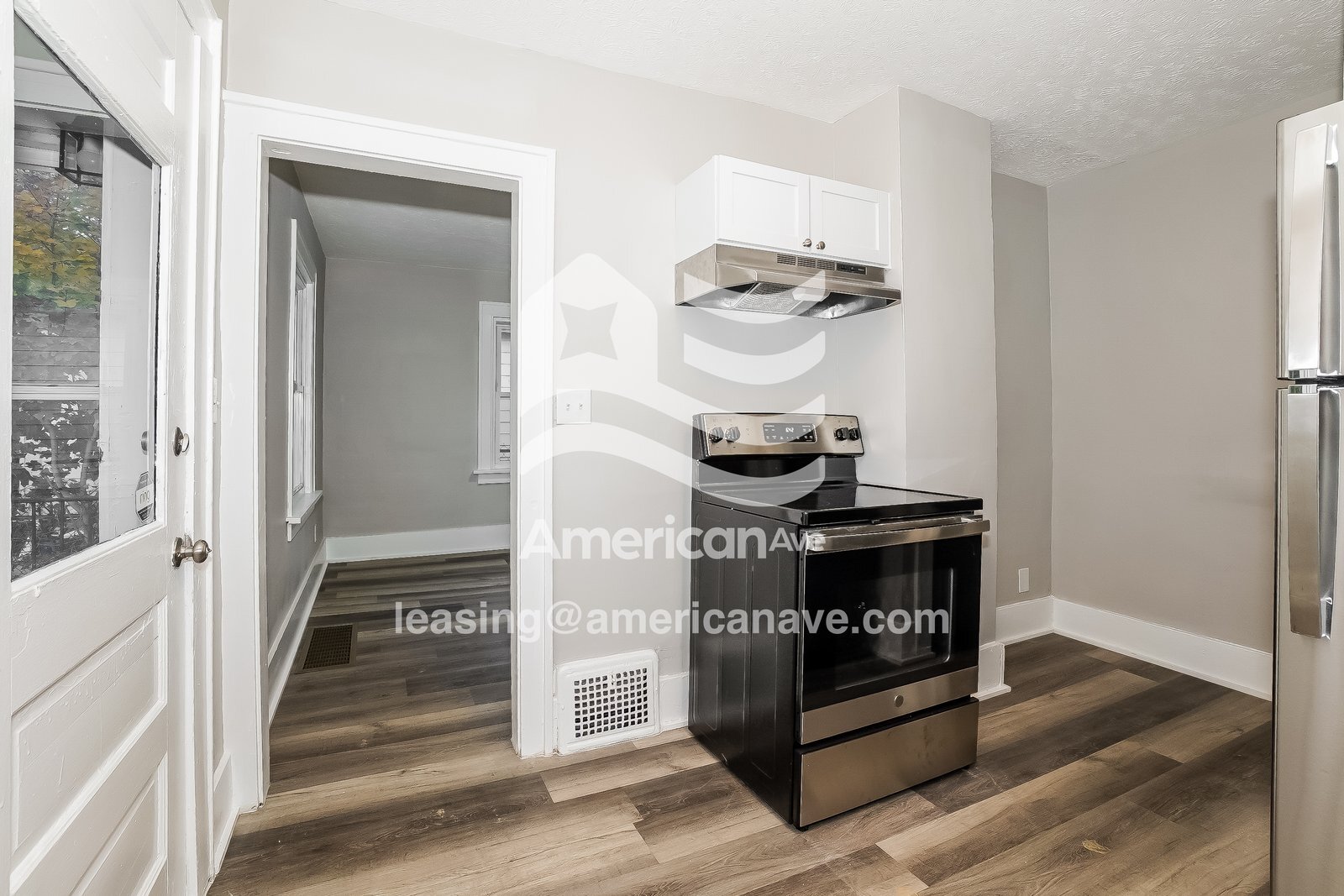 Building Photo - 1001 W 20th St