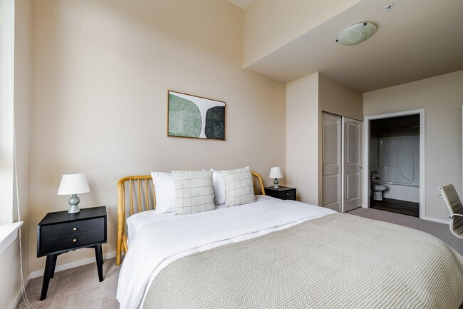 Building Photo - 5101 25th Ave NE