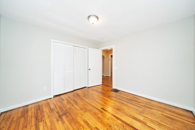 Building Photo - Charming 3-Bedroom Home in a Quiet, Convenient Neighborhood!