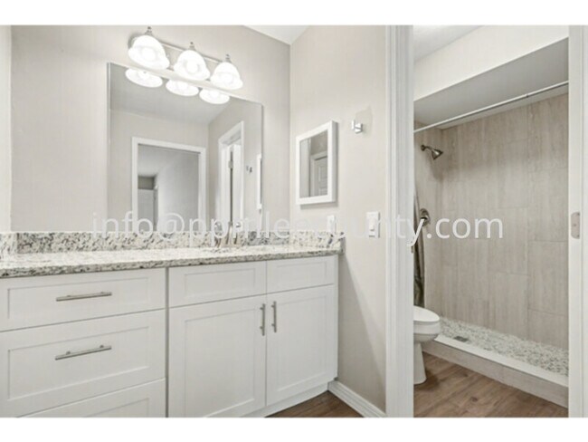 Building Photo - Freshly and Completely Renovated SW Cape Coral Condominium