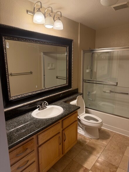 Building Photo - 2525 San Gabriel Way