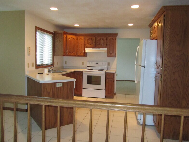Building Photo - N511 Willowcrest Ct