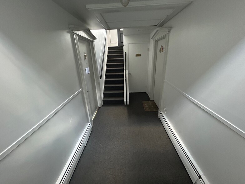 Building Photo - 31831 Grand River Ave